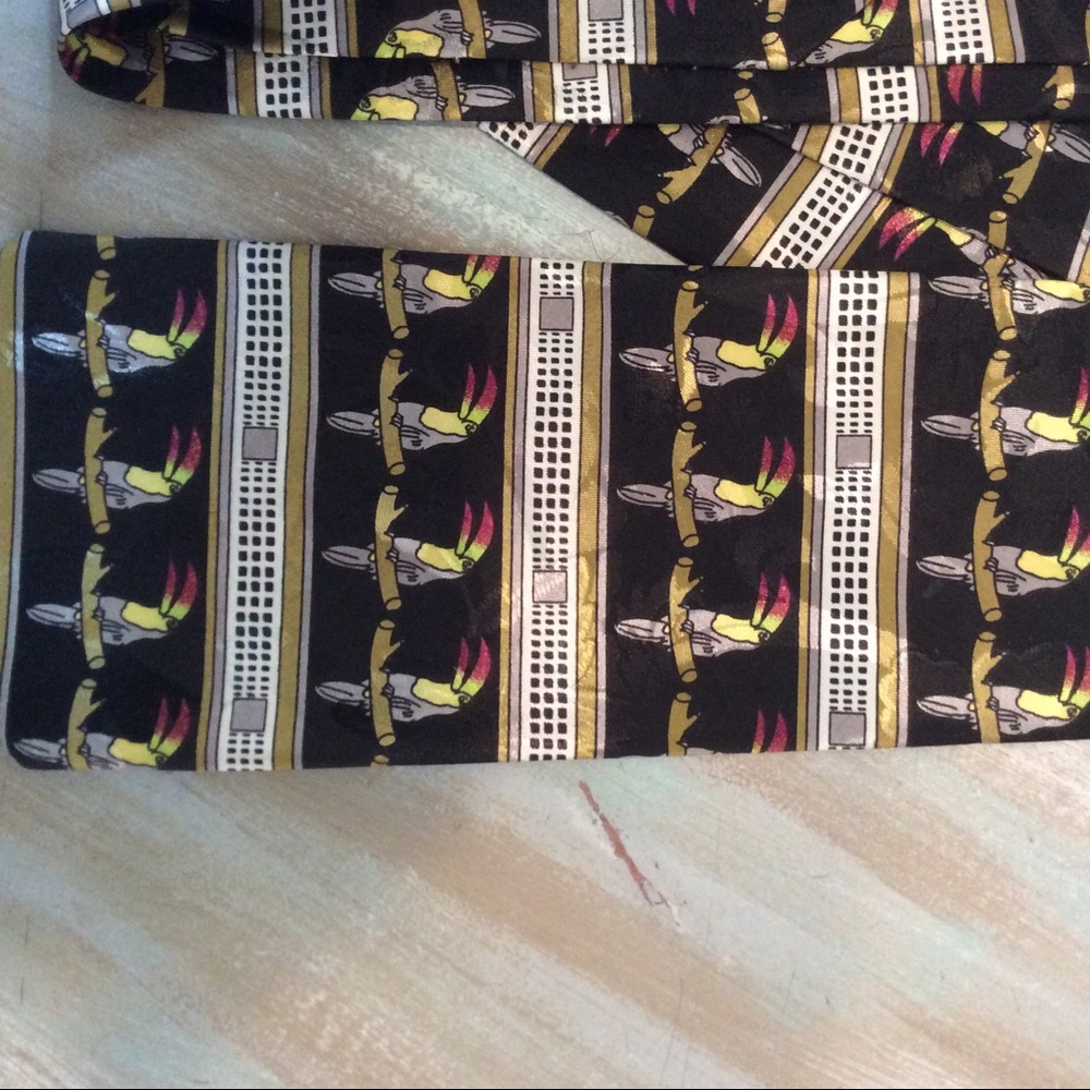 Toucan tie